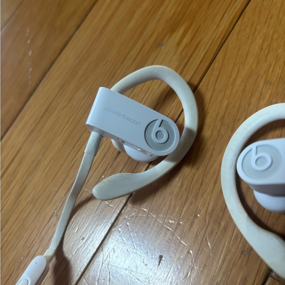 Powerbeats3